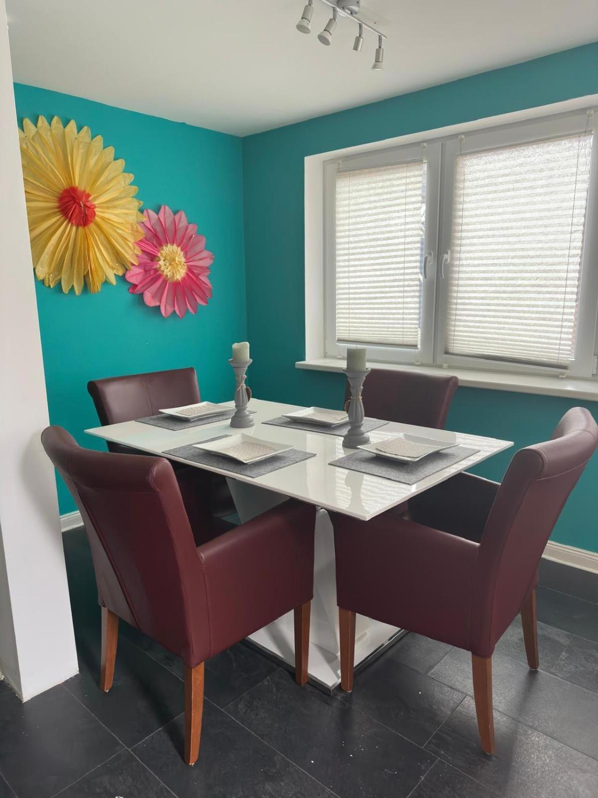 Gesamte Wohnung Mit Parkplatz Halstenbek Exterior foto